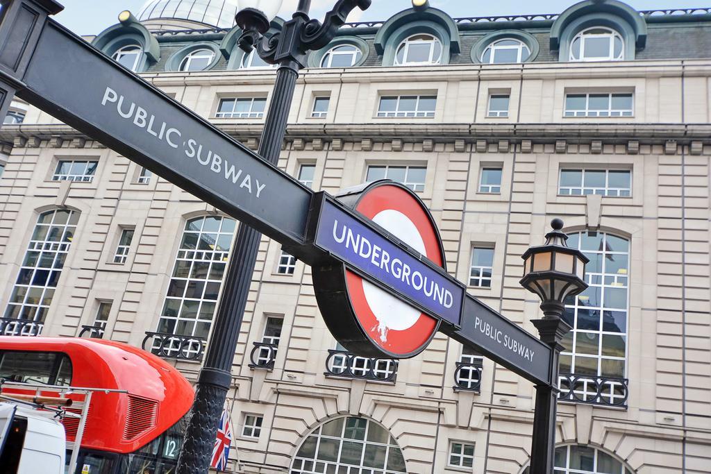 Piccadilly Circus Apartments Лондон Екстериор снимка