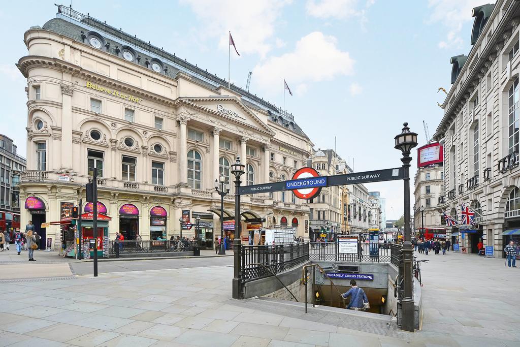Piccadilly Circus Apartments Лондон Екстериор снимка