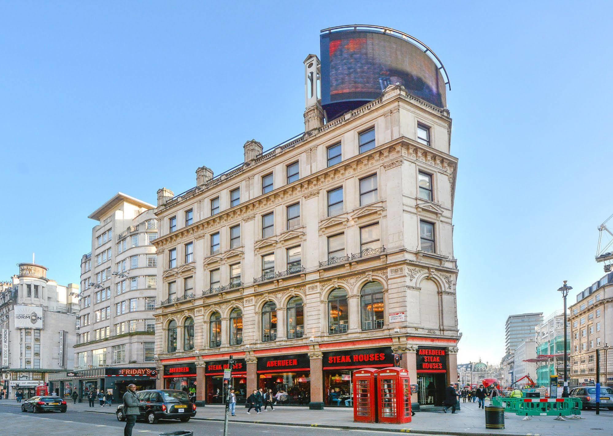 Piccadilly Circus Apartments Лондон Екстериор снимка