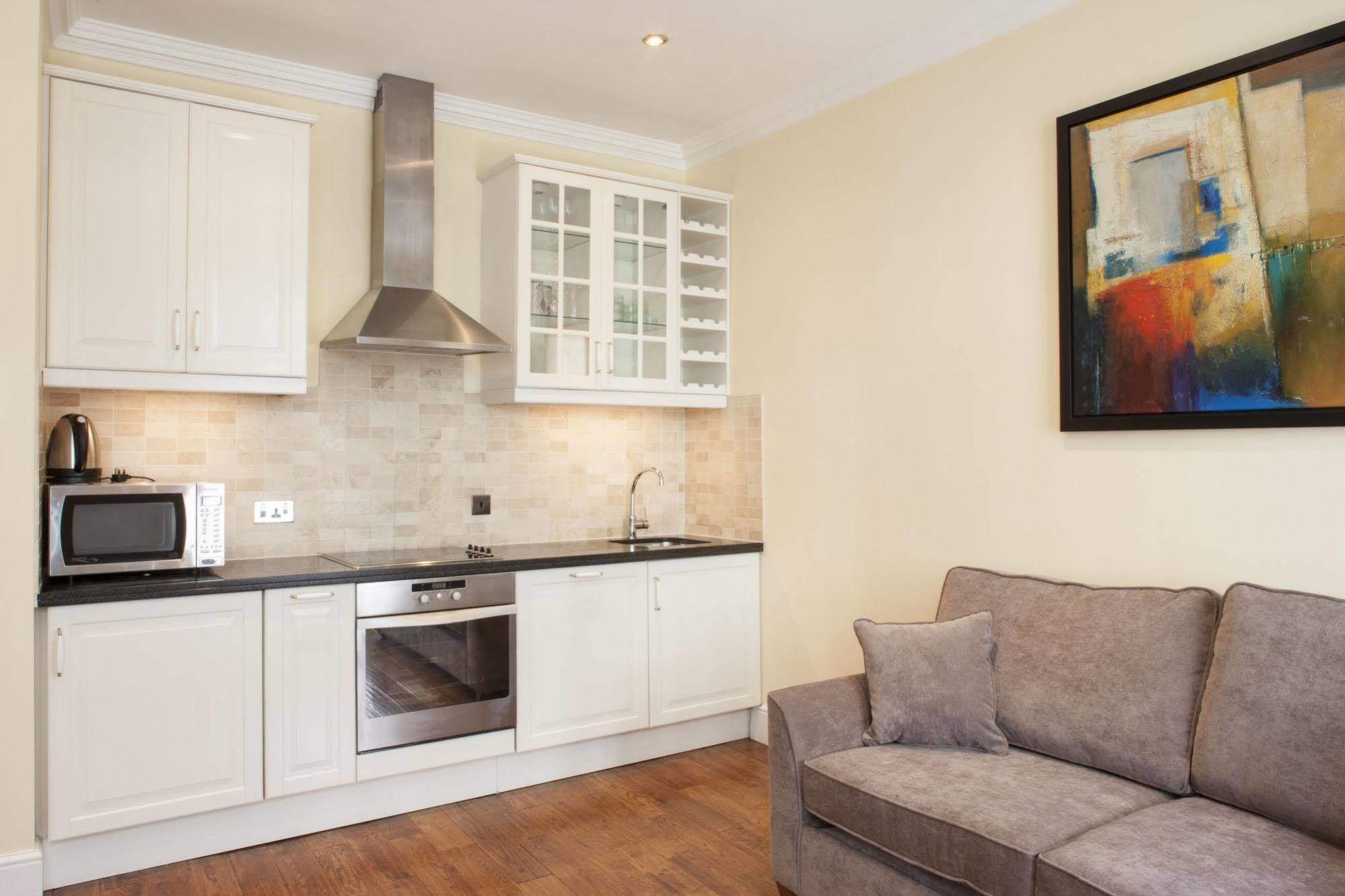 Piccadilly Circus Apartments Лондон Екстериор снимка