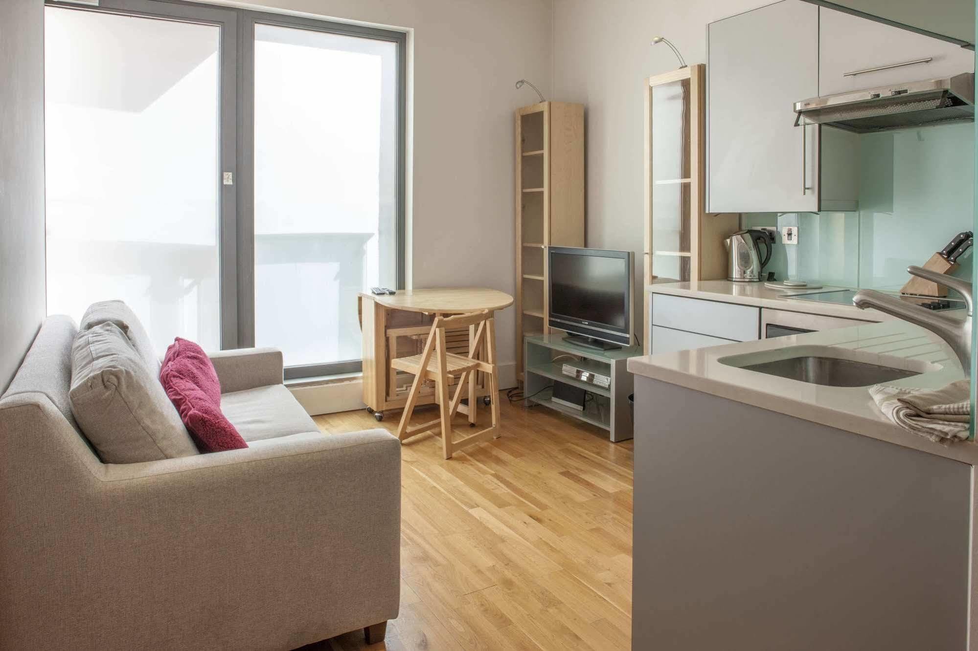 Piccadilly Circus Apartments Лондон Екстериор снимка