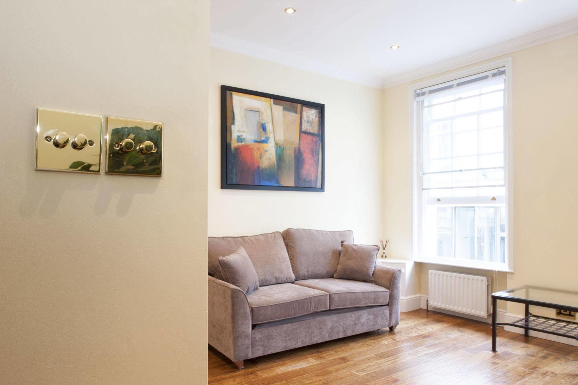 Piccadilly Circus Apartments Лондон Екстериор снимка