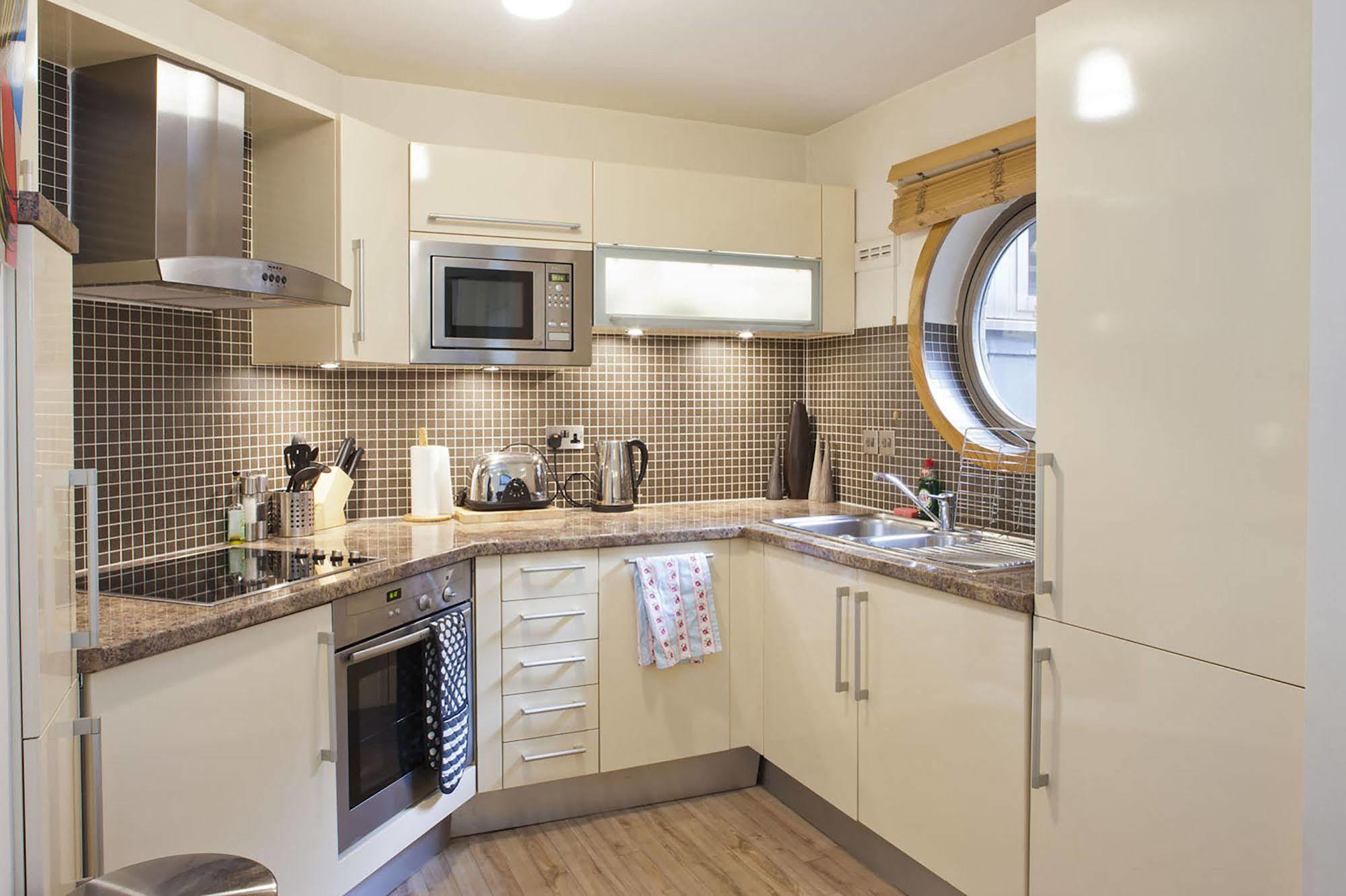 Piccadilly Circus Apartments Лондон Екстериор снимка